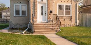 Updated 1 bedroom 1 bath, Upper Level Unit Gallery 14