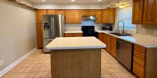 3 Bedroom with basement! Gallery 6