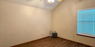 Spacious 3 Bed/2 Bath Home with Bonus Room in Moore Gallery 1