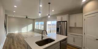 Luxury Newer Construction Home! Gallery 9