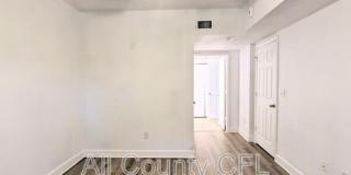 304 E South St Gallery 12