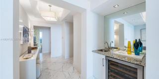 17875 Collins Ave Gallery 41