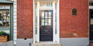 Beautiful 2 bedroom/ 2 bathroom apartment located right on Historic Main Street in St. Charles. Beautiful 2 bedroom/ 2 bathroom apartment located right on Historic Main Street in St. Charles. Gallery 3