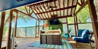 Beautifully updated home IN THE BLUFFS! Gallery 32