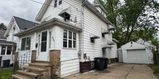 Now Leasing: 4-Bedroom Akron Home with Attic Bedroom & Basement Laundry Hookups Gallery 3
