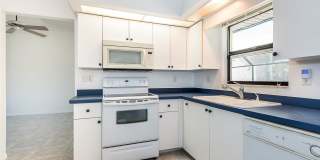 PET FRIENDLY POOL HOME IN PORT CHARLOTTE Gallery 9