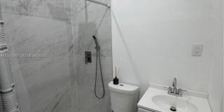 2442 NE 3rd Ct Gallery 6