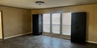 Spacious Four Bedroom Home - Pet Friendly and Horses Allowed! Gallery 7