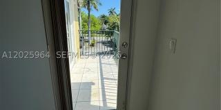 720 NE 4th Ct Gallery 3