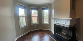 Dupont Circle 2-level Condo at The Cygnet. 1 Bed/1 Full Bath, Fireplace and Modern Kitchen Gallery 8