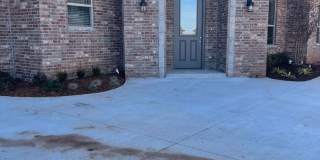 Spacious 4 bed 3 bath home Gallery 1