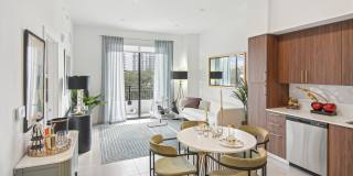 Hollywood Heights on the Boulevard Gallery 1