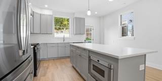 222 HERMITAGE Street Gallery 10