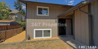 Freshly Updated 3 BD | 1.5 BA Unit - Downtown Estacada Gallery 1
