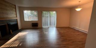 2 Bedroom Condo in Lake Oswego Gallery 11