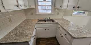 Comfortable 3-Bedroom Ranch with Garage and Private Yard Gallery 5