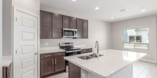 Brand New Build! Massive modern 4 bedroom/4.5 bathroom townhome in the heart of Chandler Gallery 12