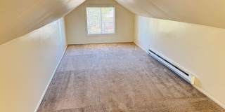 Updated 3-bedroom, 1 bath triplex in Springfield! Gallery 36