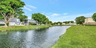 1586 Shaker Circle Gallery 1