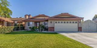 Comfortable 3BD/2BA Home in Bakersfield's 93313 — Solar Included, Gardener & 2 Pets Welcome! Comfortable 3BD/2BA Home in Bakersfield's 93313 — Solar Included, Gardener & 2 Pets Welcome! Gallery 1