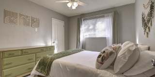 1027 W 19TH Street Gallery 52