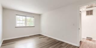 Lovely 2 bed 1 Bath Townhome in park-like setting in Boulder. - Available July 1st! Gallery 9