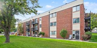 Top-Floor Condo with Trail Access + Community Perks! **Half Off December Rent!** Top-Floor Condo with Trail Access + Community Perks! **Half Off December Rent!** Gallery 1