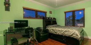 19701 W Oakmont Dr Gallery 32