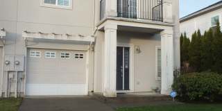 Spacious 2-Bedroom, 2-Bath Townhome with Primary Suite in Happy Valley Gallery 1