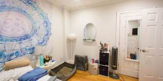 Charming 4 Bedroom-No Broker Fee Gallery 4