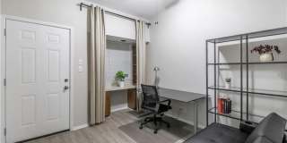 Furnished 1x1 North Campus Apartment on Guad Gallery 11