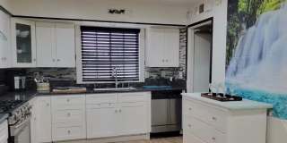 Resort-style 5 bedroom Thousand Oaks home with a pool! Gallery 8