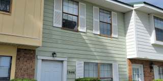 Two-Bedroom Townhouse with Views of County Park Gallery 1