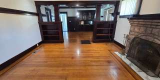 Beautiful Upgraded Single Story Home Gallery 5