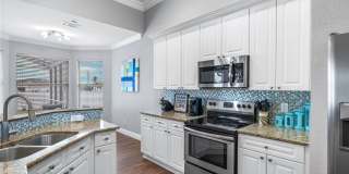 1049 NW 38th Place Gallery 24