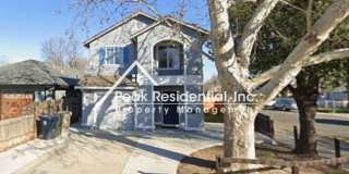 Great 4 Bd/2.5Ba Duplex with 1 Car Garage! Gallery 1