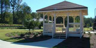 WOW! 3 bedroom 3.5 bathroom townhome! Like New! Must see Gallery 33