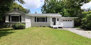 Lake Como/Lake Underhill area 2br 1ba plus BONUS ROOM, with FENCED YARD and 1 car garage! Gallery 1