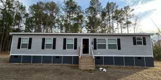 Private 3 Bedroom 2 Bath Home on 4 Acres Gallery 1