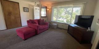 Lovely 3bed/2bath Ranch style home with HUGE private yard in a peaceful cul-de-sac! Gallery 4