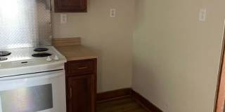 2 bedroom close to Miami Valley Hospital and UD with Detached garage! Gallery 7