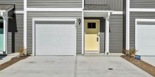 Brand New Townhome- Bike to the beach!!! **MOVE-IN SPECIAL** Gallery 3