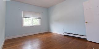 Gorgeous Brighton Townhouse (<$1000 per person!!) available 9/1/26 Gallery 4