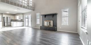 Newly Renovated Duplex! Rare! Gallery 5