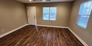 2702 N Railroad Street Gallery 2