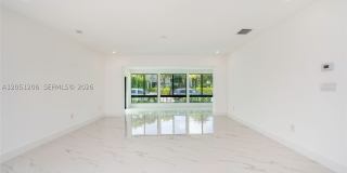 1621 S Treasure Dr Gallery 18
