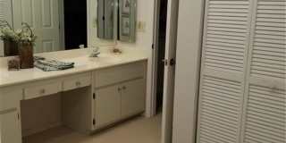 Rose Garden Furnished Unit Available May - Nov Gallery 19