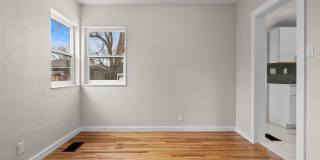 Remodeled Midtown Bungalow Gallery 11
