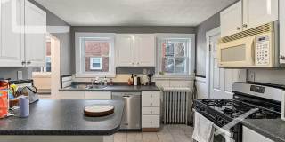 Great 3 Bed (1st Fl Duplex) Close to Green Line and Bus Stop Gallery 33
