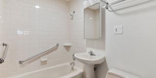 4210 Balsam Street Gallery 21